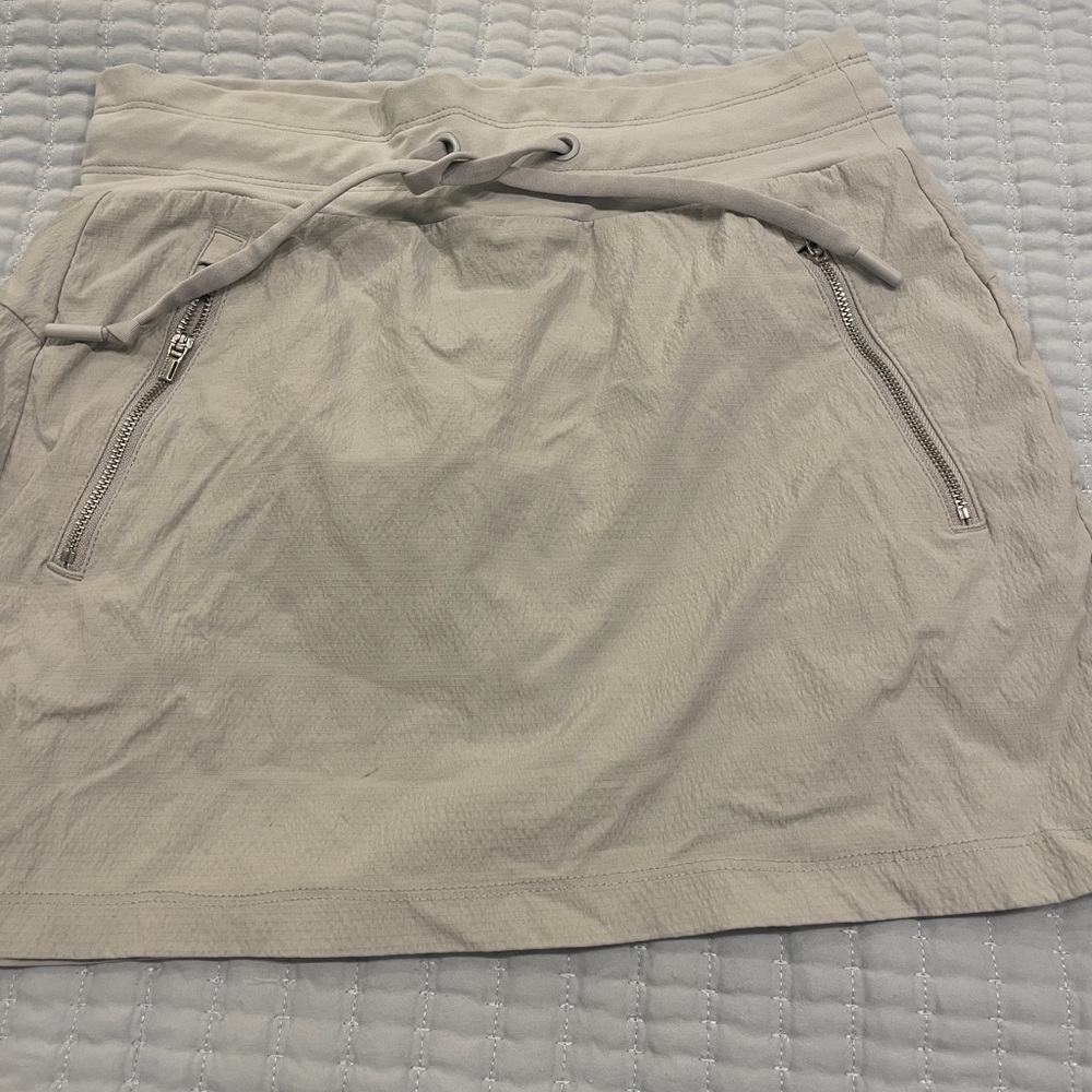 Athleta Trekkie Grey Skort Size 0 - Preowned
